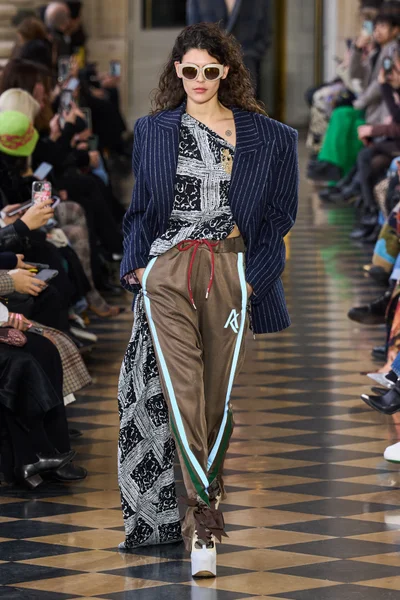 Look 29